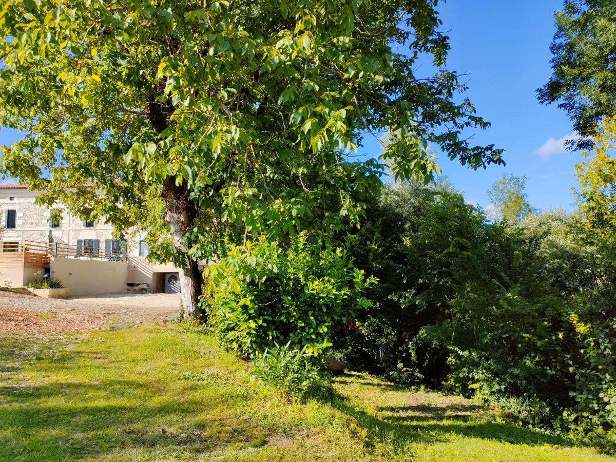 Au Bouchon Hotel Saint-Aigulin Kültér fotó